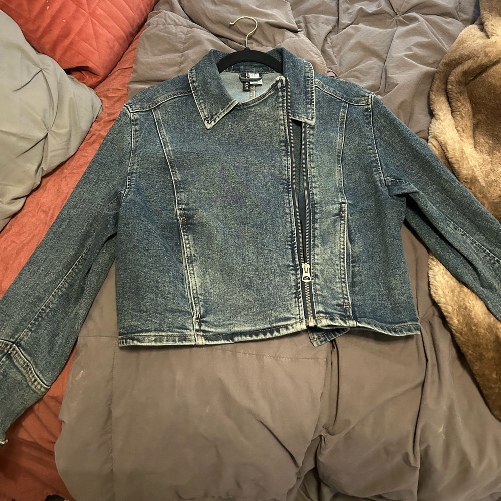 Women’s M cross zip H&M blue denim jacket